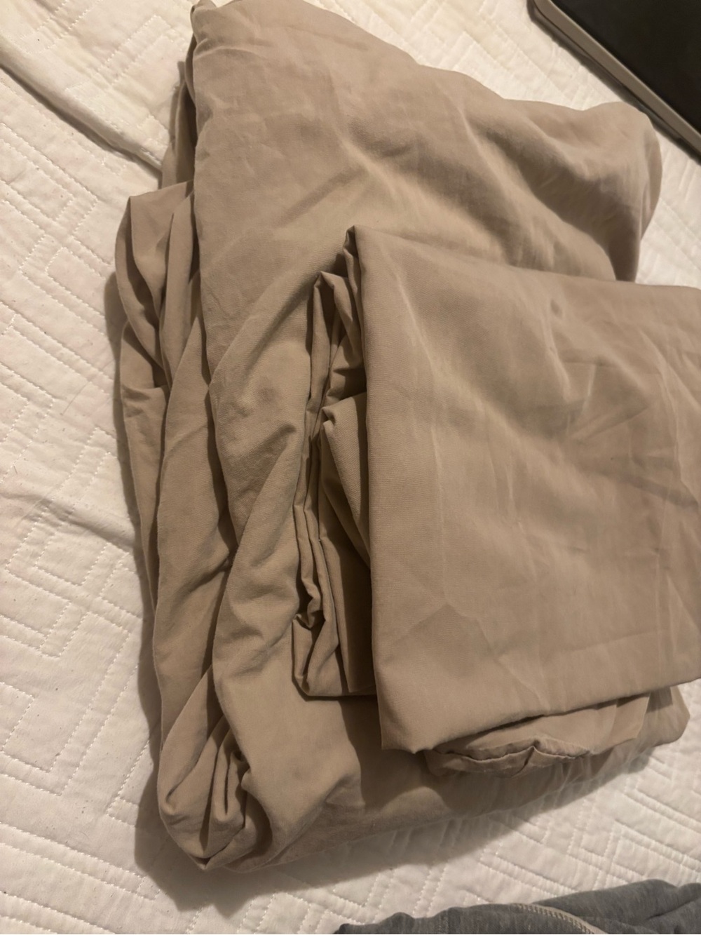 King size fitted sheet, flat sheet, w/ 2 pillow cases - Picture 2 of 4